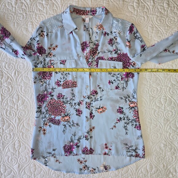 Candie's Floral and Lace Button Up Blouse Blue in a Misses size Small - Picture 8 of 13
